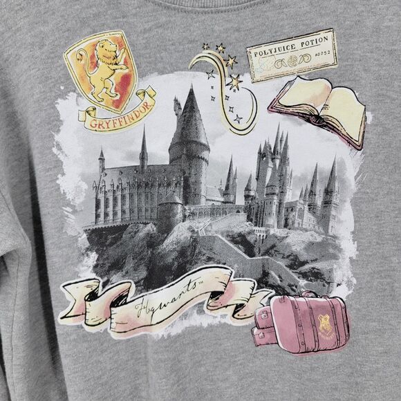 Harry Potter Sweatshirt Juniors Medium Hogwarts Castle Graphic - Picture 6 of 11